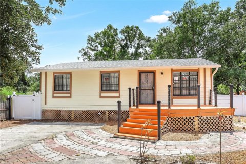 House in Orlando, Florida 3 bedrooms, 84.73 sq.m. № 1649690 - photo 1