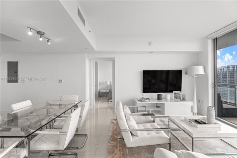 Condo in Miami, Florida, 2 bedrooms  № 1996025 - photo 22