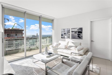 Condo in Miami, Florida, 2 bedrooms  № 1996025 - photo 18