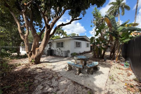 Villa ou maison à louer à Miami, Floride: 3 chambres, 170.38 m2 № 1966368 - photo 17