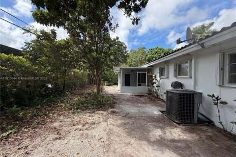 Villa ou maison à louer à Miami, Floride: 3 chambres, 170.38 m2 № 1966368 - photo 16