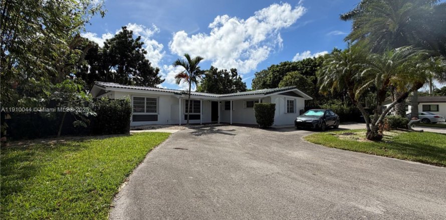 Villa ou maison à Miami, Floride 3 chambres, 170.38 m2 № 1966368