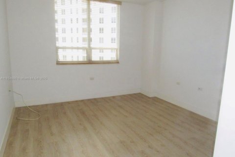 Купить кондоминиум в Майами, Флорида 1 спальня, 81.57м2, № 1957948 - фото 5