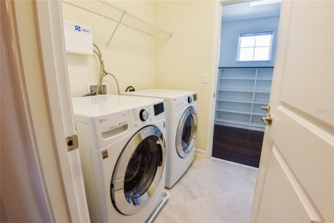 Casa en venta en Davenport, Florida, 4 dormitorios, 232.07 m2 № 2381272 - foto 30