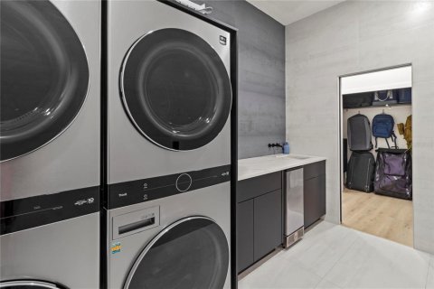 Купить виллу или дом в Сарасота, Флорида 7 комнат, 241.55м2, № 1846574 - фото 29