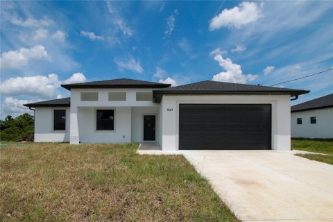 House in Lehigh Acres, Florida 4 bedrooms, 159.23 sq.m. № 2347440