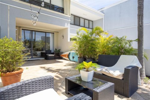 Adosado en venta en Sunny Isles Beach, Florida, 4 dormitorios, 225.29 m2 № 1852072 - foto 23