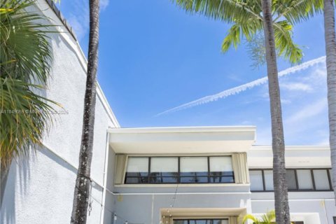 Adosado en venta en Sunny Isles Beach, Florida, 4 dormitorios, 225.29 m2 № 1852072 - foto 29