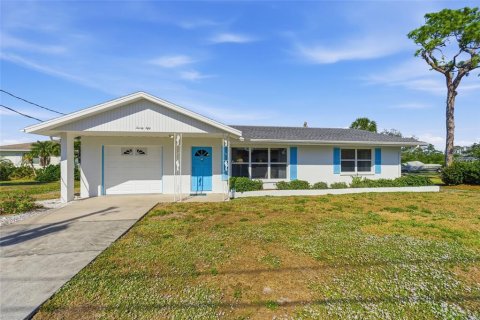 House in Englewood, Florida 2 bedrooms, 119.29 sq.m. № 2112975