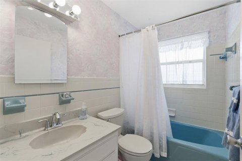 House in Englewood, Florida 2 bedrooms, 119.29 sq.m. № 2112975 - photo 26