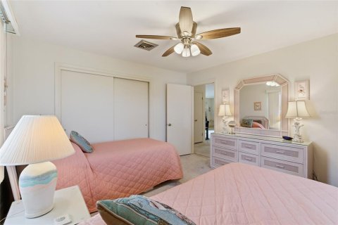 House in Englewood, Florida 2 bedrooms, 119.29 sq.m. № 2112975 - photo 25