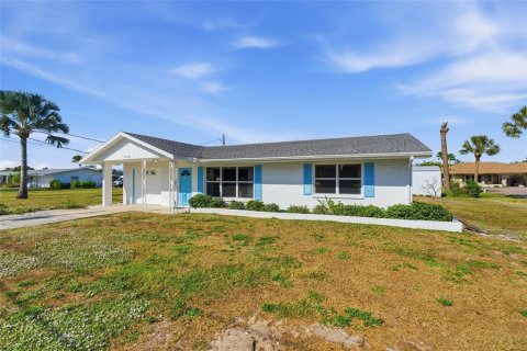 House in Englewood, Florida 2 bedrooms, 119.29 sq.m. № 2112975 - photo 3