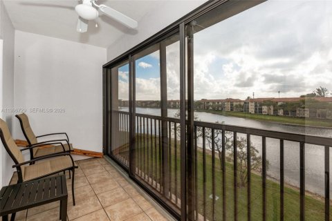 Condominio en alquiler en Pembroke Pines, Florida, 2 dormitorios, 112.13 m2 № 2060840 - foto 26