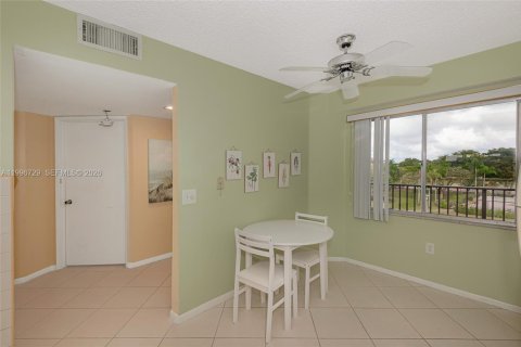 Condominio en alquiler en Pembroke Pines, Florida, 2 dormitorios, 112.13 m2 № 2060840 - foto 10