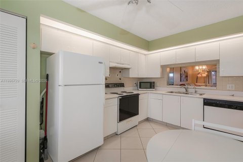 Condominio en alquiler en Pembroke Pines, Florida, 2 dormitorios, 112.13 m2 № 2060840 - foto 11