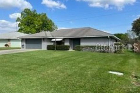 House in Winter Haven, Florida 3 bedrooms, 167.41 sq.m. № 2097141