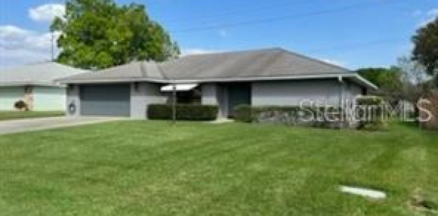 House in Winter Haven, Florida 3 bedrooms, 167.41 sq.m. № 2097141