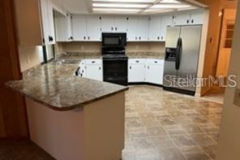 House in Winter Haven, Florida 3 bedrooms, 167.41 sq.m. № 2097141 - photo 4