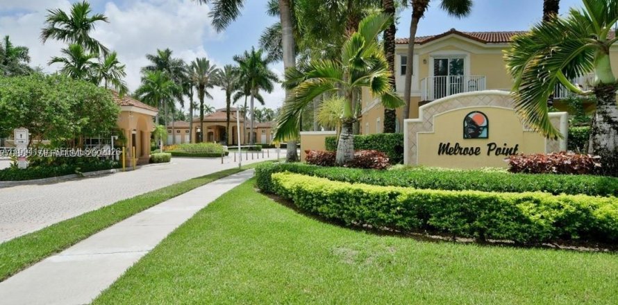 Adosado en Miramar, Florida 3 dormitorios, 117.99 m2 № 2055855