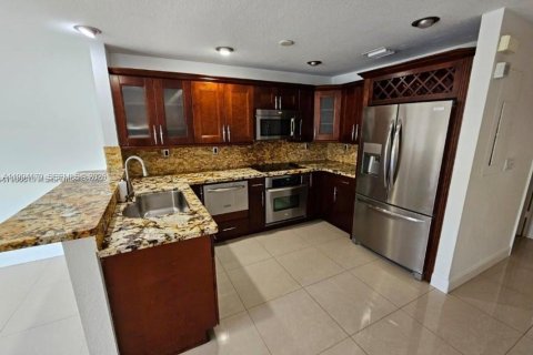 Adosado en venta en Miramar, Florida, 3 dormitorios, 117.99 m2 № 2055855 - foto 4