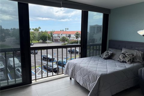 Condo in Clearwater, Florida, 2 rooms № 2166763 - photo 5