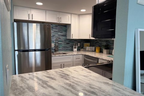 Condo in Clearwater, Florida, 2 rooms № 2166763 - photo 9