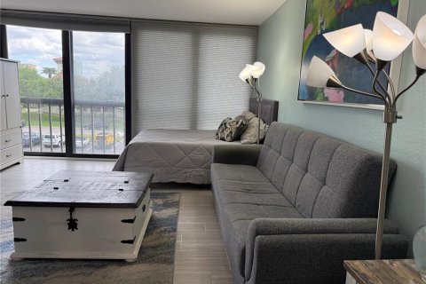 Condo in Clearwater, Florida, 2 rooms № 2166763 - photo 2