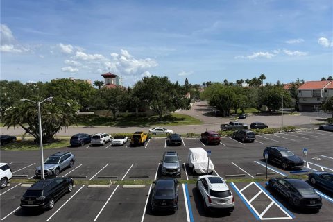 Condo in Clearwater, Florida, 2 rooms № 2166763 - photo 21