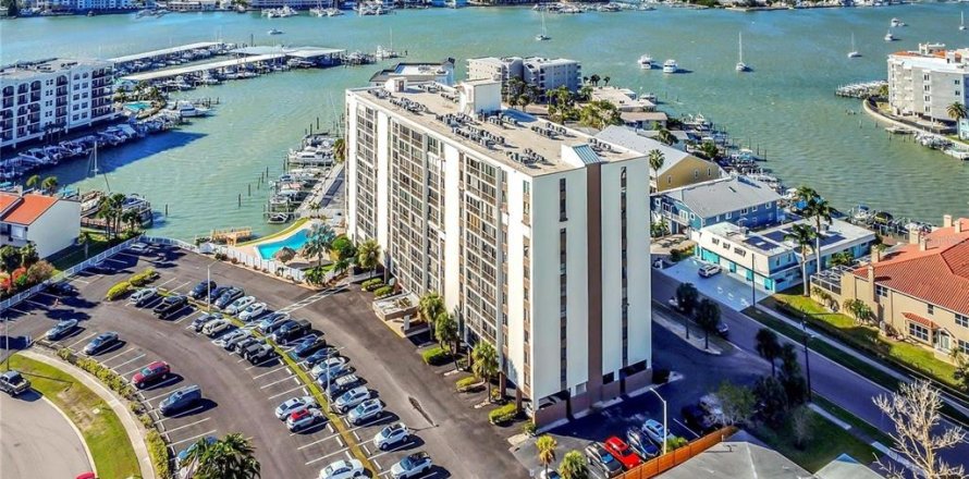 Condo in Clearwater, Florida, 2 rooms № 2166763