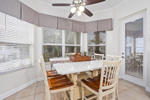 House in St. Lucie, Florida 5 bedrooms, 328.5 sq.m. № 2087112 - photo 16