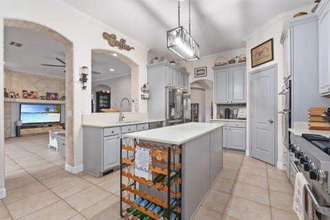 House in St. Lucie, Florida 5 bedrooms, 328.5 sq.m. № 2087112 - photo 13