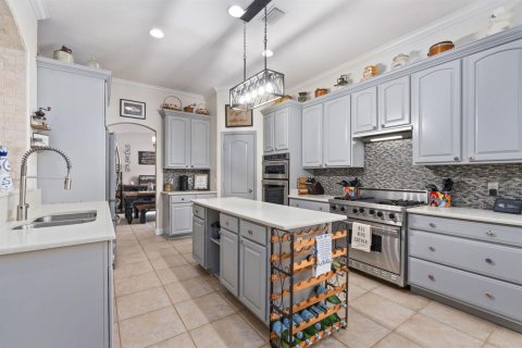 House in St. Lucie, Florida 5 bedrooms, 328.5 sq.m. № 2087112 - photo 14