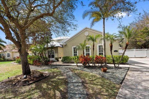 House in St. Lucie, Florida 5 bedrooms, 328.5 sq.m. № 2087112 - photo 5