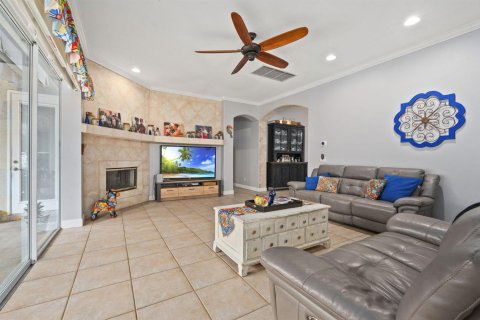 House in St. Lucie, Florida 5 bedrooms, 328.5 sq.m. № 2087112 - photo 20