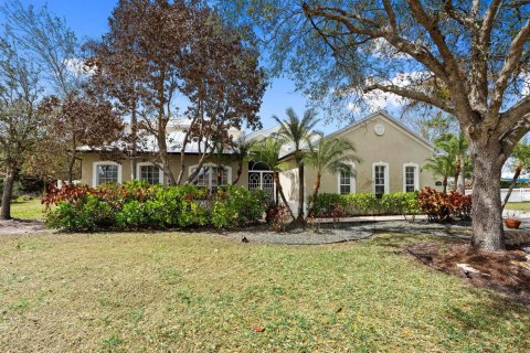 House in St. Lucie, Florida 5 bedrooms, 328.5 sq.m. № 2087112