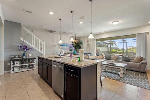Townhouse in Davenport, Florida 5 bedrooms, 210.42 sq.m. № 2299013 - photo 26