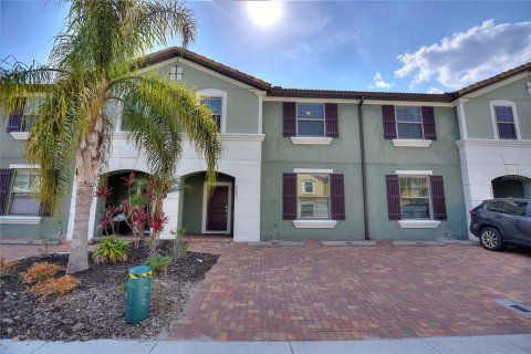 Townhouse in Davenport, Florida 5 bedrooms, 210.42 sq.m. № 2299013 - photo 2