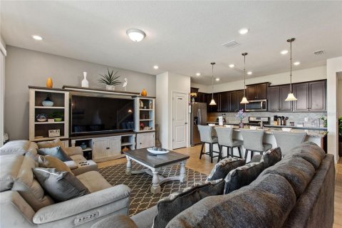 Townhouse in Davenport, Florida 5 bedrooms, 210.42 sq.m. № 2299013 - photo 29