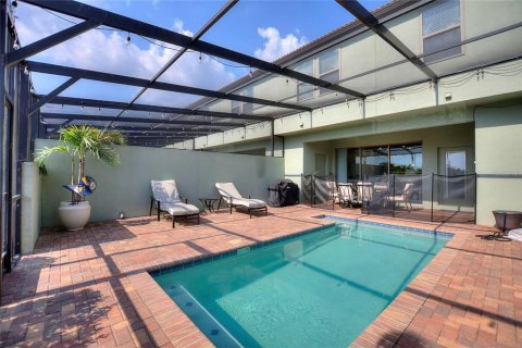 Townhouse in Davenport, Florida 5 bedrooms, 210.42 sq.m. № 2299013 - photo 15