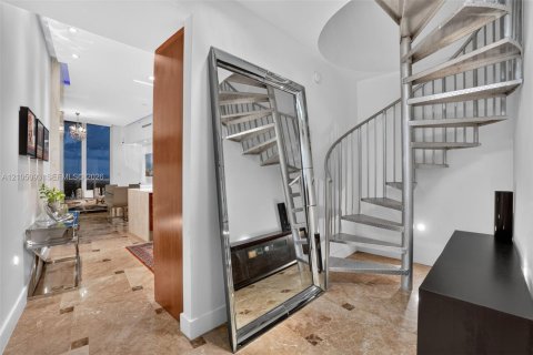 Copropriété à vendre à Sunny Isles Beach, Floride: 2 chambres, 205.13 m2 № 2417435 - photo 9