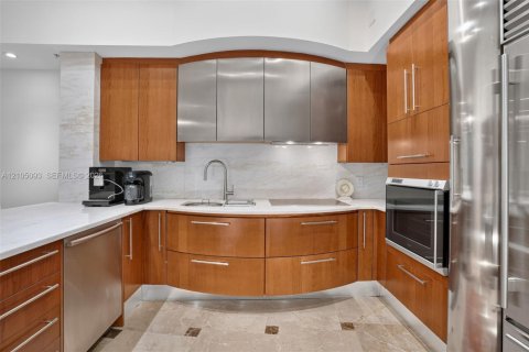 Copropriété à vendre à Sunny Isles Beach, Floride: 2 chambres, 205.13 m2 № 2417435 - photo 18