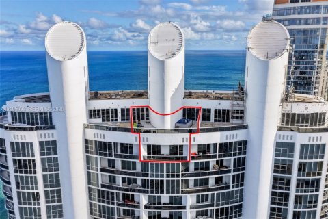 Copropriété à vendre à Sunny Isles Beach, Floride: 2 chambres, 205.13 m2 № 2417435 - photo 3