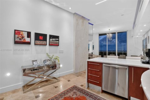Copropriété à vendre à Sunny Isles Beach, Floride: 2 chambres, 205.13 m2 № 2417435 - photo 16