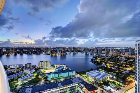 Copropriété à vendre à Sunny Isles Beach, Floride: 2 chambres, 205.13 m2 № 2417435 - photo 28