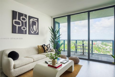 Condo in Miami, Florida, 1 bedroom  № 1998353 - photo 5