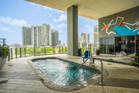 Condo in Miami, Florida, 1 bedroom  № 1998353 - photo 30