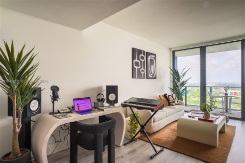 Condo in Miami, Florida, 1 bedroom  № 1998353 - photo 4