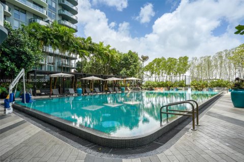 Condo in Miami, Florida, 1 bedroom  № 1998353 - photo 28