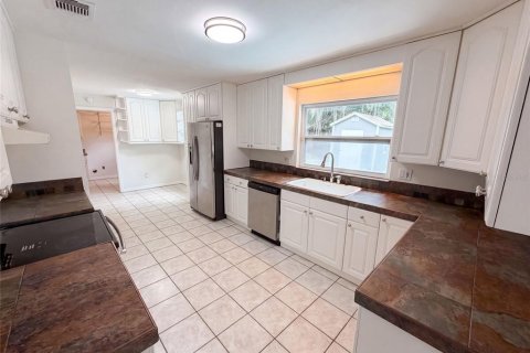 Casa en venta en Winter Springs, Florida, 3 dormitorios, 170.1 m2 № 2150089 - foto 2