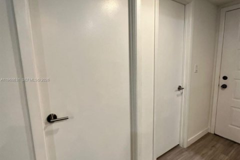 Apartment in Doral, Florida 2 bedrooms, 86.03 sq.m. № 2042708 - photo 2